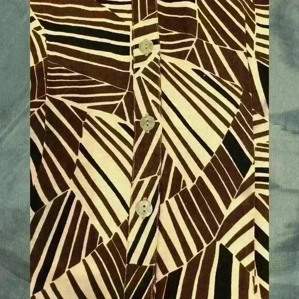 East 5th button up shirt. - Picture 2 of 6